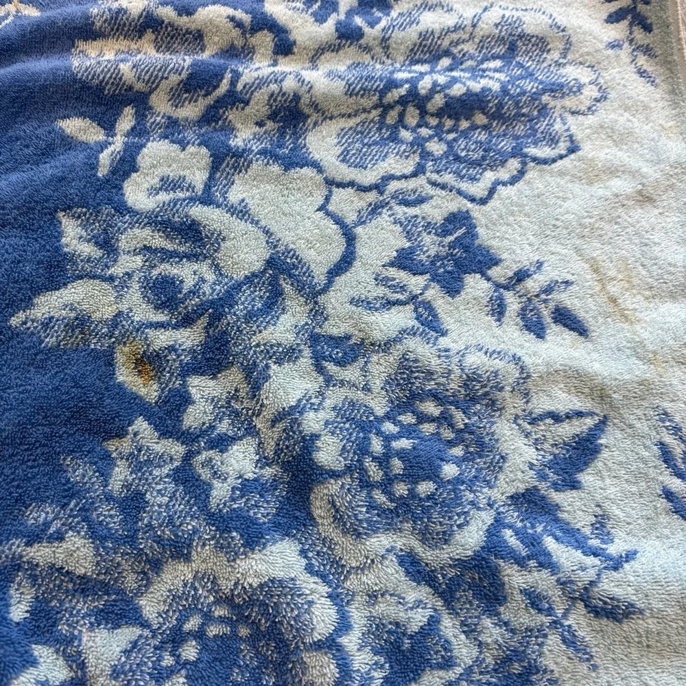 Vintage MARTEX Hand Towel Blue Flower Pattern 1970s MCM 15x28